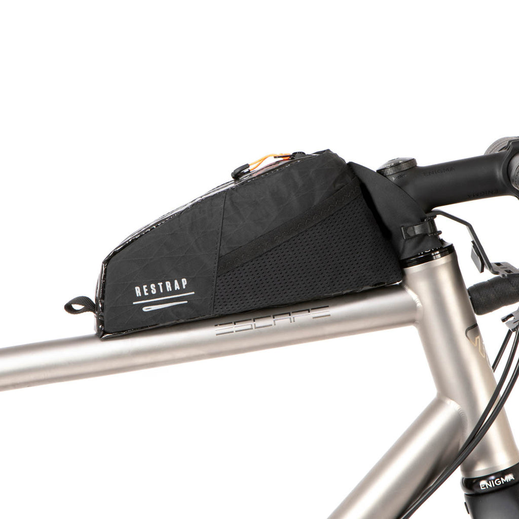 Restrap Race overrørstaske Short, sort